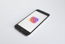 Influencer Tidak akan Bebas Lagi Mengunggah Foto Maupun Video Komersil