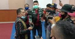 Demo Tolak Pembangunan Sarpras Geopark di TN