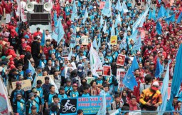 Larang Demo Buruh, IPW Minta Polri Gunakan Asas Promoter