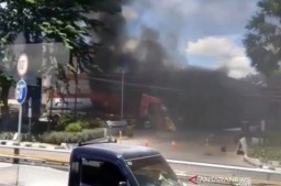 Ledakan Keras dari Truk di MT Haryono Kagetkan Warga
