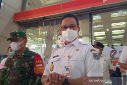Anies Baswedan: Vaksinasi untuk Pedagang Pasar Bersifat Penawaran