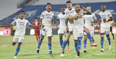 Persib Kalahkan Persija