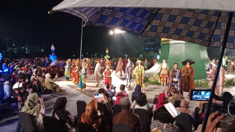 Peragaan Busana Canthing Jawi Wetan Tampilkan Beragam Budaya