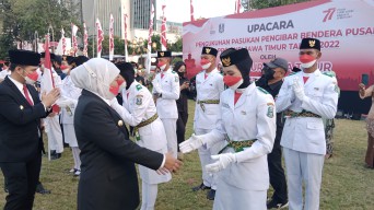 Khofifah: Bawa Semangat Merah Putih di Hati, Pikiran dan Gerakan