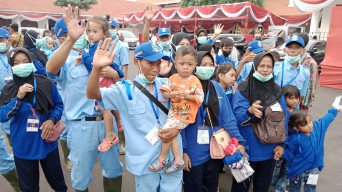 121 Transmigran Asal Jatim Berangkat Menuju Sulawesi