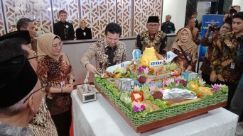 Wagub Emil Resmikan Gedung Baru Dinas Pertenakan Jatim