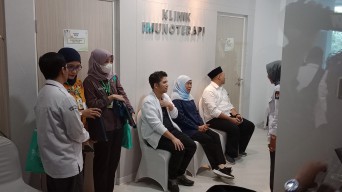 Khofifah-Indar Parawansa dan Emil Elestianto Dardak Jalani Tes Kesehatan untuk Pilgub Jatim 2024