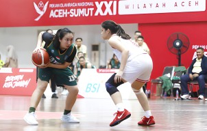 Tim Bola Basket Putri Jawa Timur Awali PON XXI dengan Kemenangan Telak atas DKI Jakarta