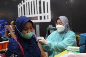 Pemkot Surabaya Tangkal Kenaikan Kasus Covid - 19