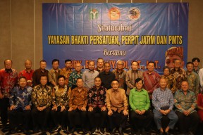 Pemkot Surabaya Sambut Baik Dukungan Pelaku Usaha dalam Program "1 Keluarga 1 Sarjana"