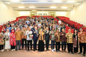 Gubernur Khofifah Paparkan Kekuatan Jatim Sebagai Pusat Gravitasi Indonesia