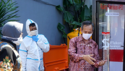IT Telkom Kirim Bilik Steril untuk Pemkot Surabaya