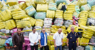 Pemusnahan Barang Bukti Pakaian Bekas Ilegal di Cikarang