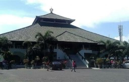 Kemenag Bali Imbau Warga Tarawih di Rumah