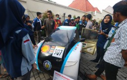 Menristek Luncurkan Mobil Otonom iCar