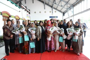 Ketika Para Model, Lenggak-lenggok di Stasiun Tawang pada Modest Fashion 2023