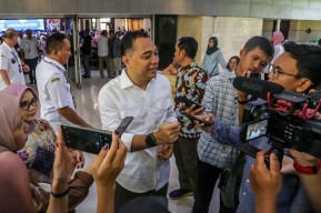 Ingin Lingkungan Sekolah di Surabaya Nyaman, Wali Kota Eri Cahyadi Larang Komite Tarik Iuran Siswa