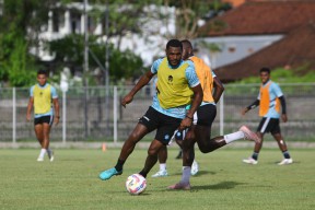 PSBS Biak Bersiap Hadapi Malut United, Fokus Redam Duet Sayuri Bersaudara