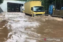Cawang Banjir, Suku Dinas Perhubungan Alihkan Arus Lalu Lintas