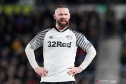 Rooney Kritik Rencana Pemangkasan Gaji