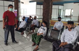 Masuk Bali via Gilimanuk, Ratusan Santri Jalani Rapid Tes