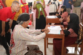 Dapat Surat dari Siswa, Ganjar Datangi SDN 3 Sugihan