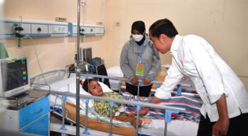 Presiden Jokowi Kunjungi Korban Tragedi Kanjuruhan di Malang