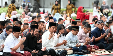 Presiden dan Ibu Iriana Salat Iduladha 1444 H di Istana Yogyakarta Bersama Masyarakat