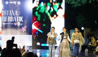 Hari Batik Nasional: Kementerian BUMN Mempersembahkan Istana Berbatik