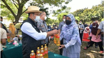 Bantu Warga Miskin, Jabar Siapkan Aplikasi Pemesanan Minyak Goreng