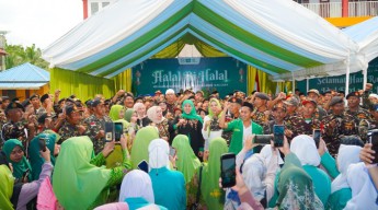 Halal Bi Halal Bersama Muslimat NU Se Sulawesi Tenggara, Khofifah: Ikhlaskan Berjuang di Jalan NU