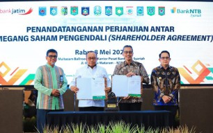 Saksikan Penandatanganan  Shareholder Agreement  Bank Jatim dengan Pemprov NTB dan Bank NTB Syariah, Pj. Gubernur Adhy Harapkan Bawa Kemajuan Bagi Dua Provinsi