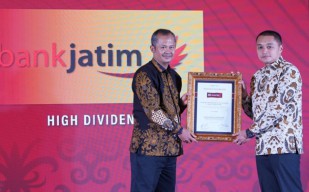 Konsisten Bagikan Dividen, BJTM Sabet Penghargaan High Dividen dari Indeks52