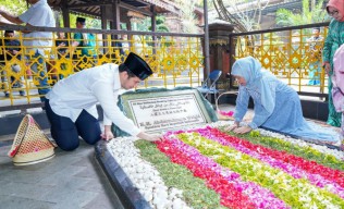 Khofifah Indar Parawansa Silaturahmi ke Ponpes Tebuireng Jombang