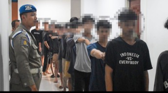 Satpol PP Surabaya Lakukan Pembinaan Sosial Terhadap 14 Remaja yang Terlibat Tawuran