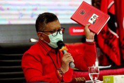 Besok Cawali PDIP Diumumkan, Hasto Puji Risma, Petanda Apa?