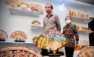 Presiden Joko Widodo Apresiasi Produk Pengrajin Bali