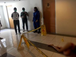 Perempuan Tewas di Apartemen Surabaya, Ditemukan Luka Sayat di Leher