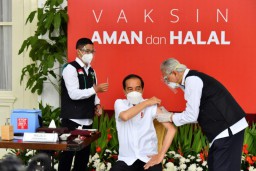 Jokowi: Vaksinasi sebagai Ikhtiar agar Indonesia Bebas Covid-19