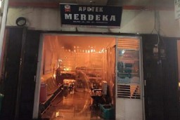 Tujuh Ruko  di Singkawang Dilalap Api