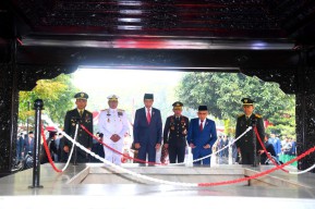 Presiden Pimpin Upacara Peringatan Hari Kesaktian Pancasila di Lubang Buaya