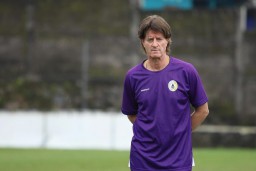 Pieter Huistra Genjot Latihan PSS Sleman Jelang Laga Kontra Malut United
