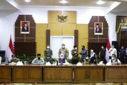 Risma Serahkan Soal PSBB di Surabaya Kepada Gubernur Jatim