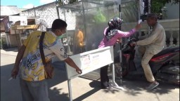 Nganggur Lama, Pos Covid-19 di Gresik Dihancurkan