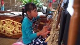 Agar Virus Corona Sirna, Dalang Anak Asal Gresik Atraksi Wayang