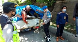 Empat Pemuda Terciduk Petugas Sembunyi Dalam Terpal Pick Up