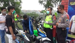 Polisi Kejar Dua Remaja Yang Nekat Trobos Pos Chek Poin