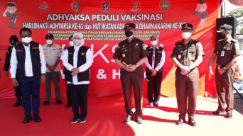 Kejaksaan Tinggi Jatim Gelar Vaksinasi Massal di Islamic Centre