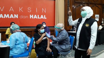Jawa Timur Kekurangan 4,2 Juta Vaksin untuk Penyuntikan Dosis Kedua