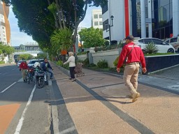 Satpol PP Siap Keliling Surabaya Kembalikan Fungsi Pedestrian
